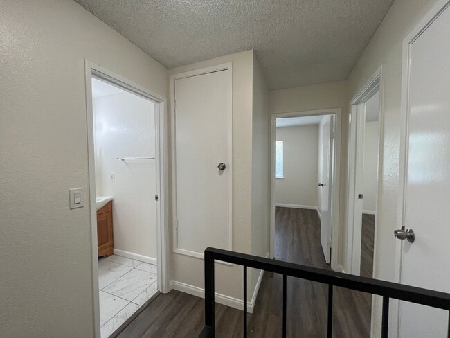 Building Photo - Beautiful Two Story Condo in Azusa