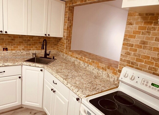 Photo - 1550 NE 191st St Apartment
