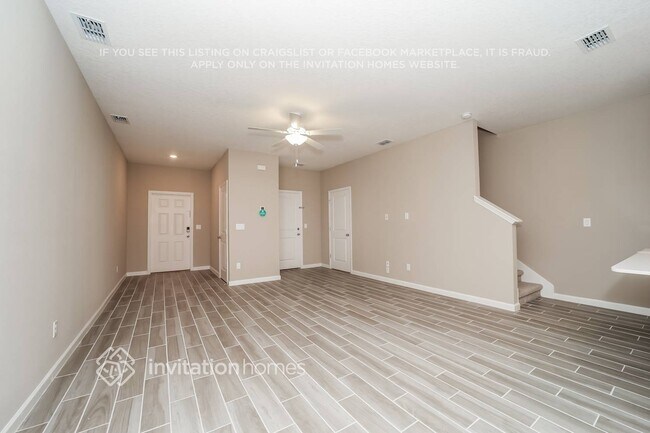 Foto del edificio - 635 Cherry Ridge Dr