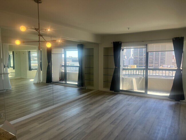Photo - Junior One Bedroom at Opera Plaza Apartment