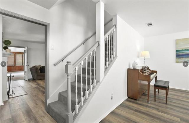 Foto del edificio - 1805 Country Ct