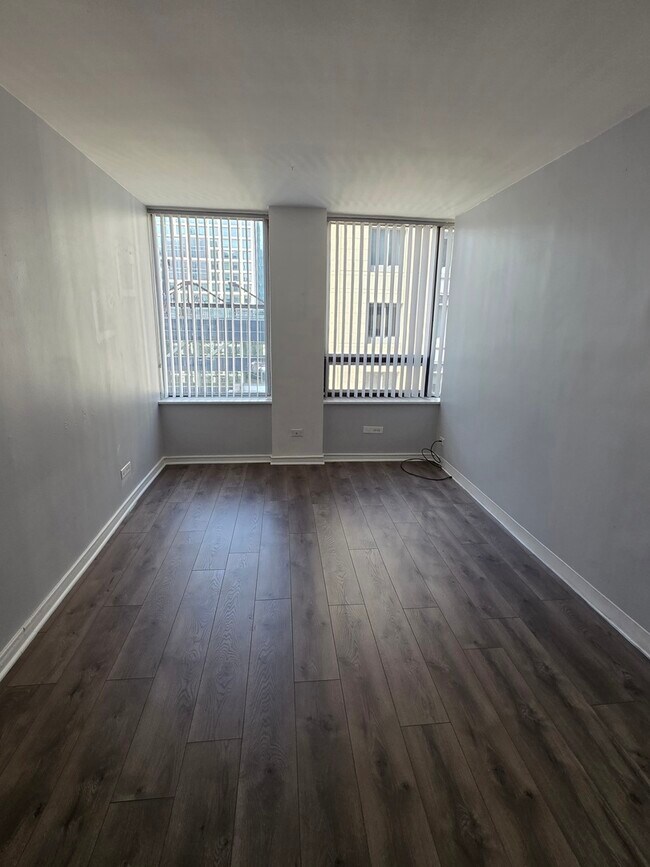 Foto del edificio - 233 E Erie St