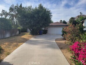 Building Photo - 3389 Celeste Dr