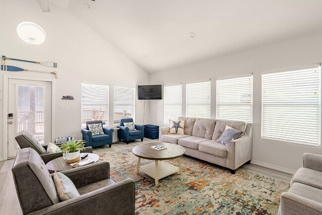 Building Photo - 1714 TX-87