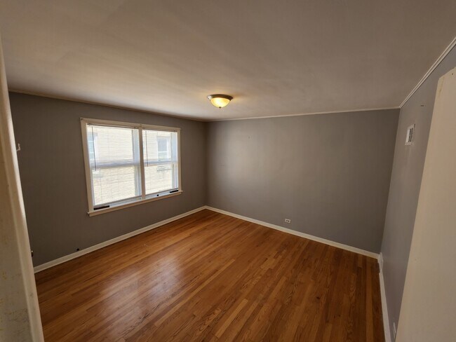 Building Photo - 6300 N Albany Ave