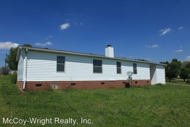 Building Photo - 3 br, 2 bath House - 111 Flynn Dr.