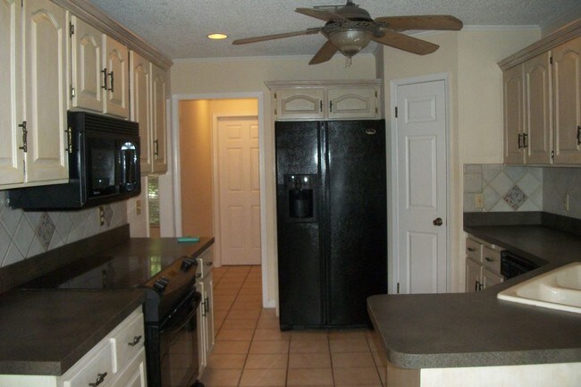 Foto del edificio - 1553 Royal Fern Ln