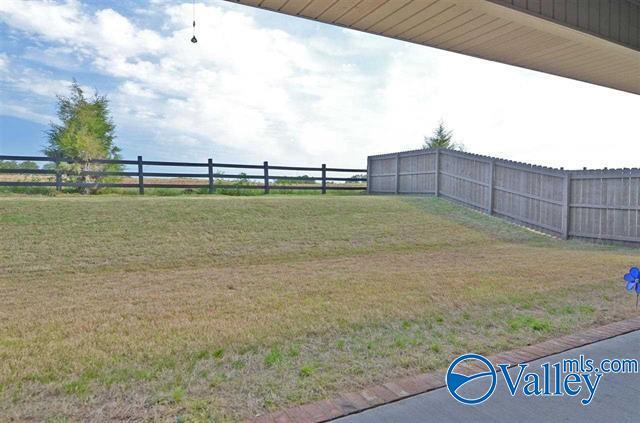 Foto del edificio - 206 Fields Pond Dr