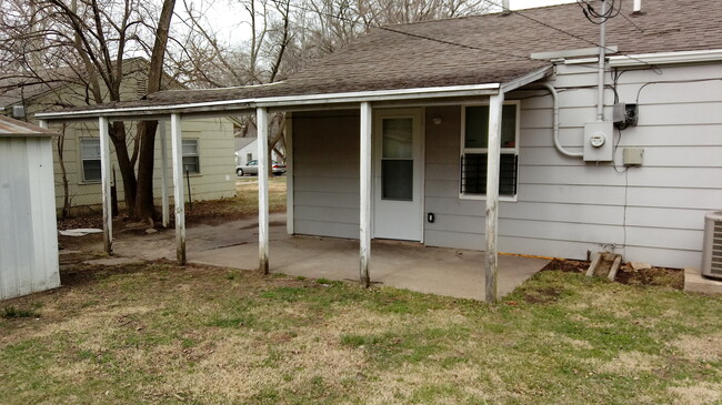 Building Photo - Save big money on this nice 2BR home!