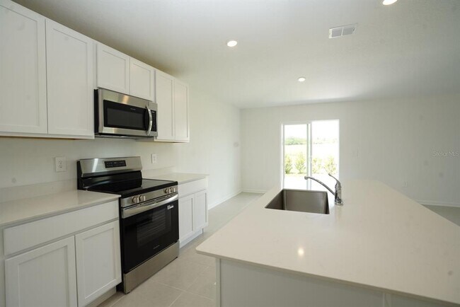 Building Photo - 2430 McKinley Dr