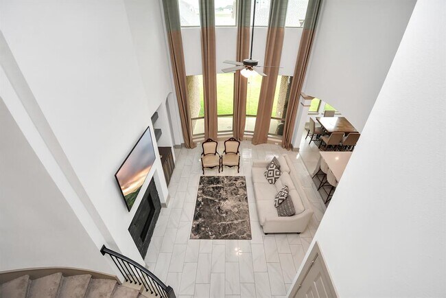 Building Photo - 831 Sarasota Shore Dr