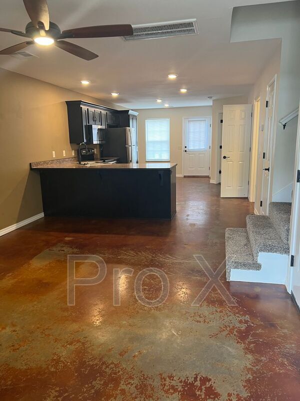 Foto del edificio - 407 N Elliott St