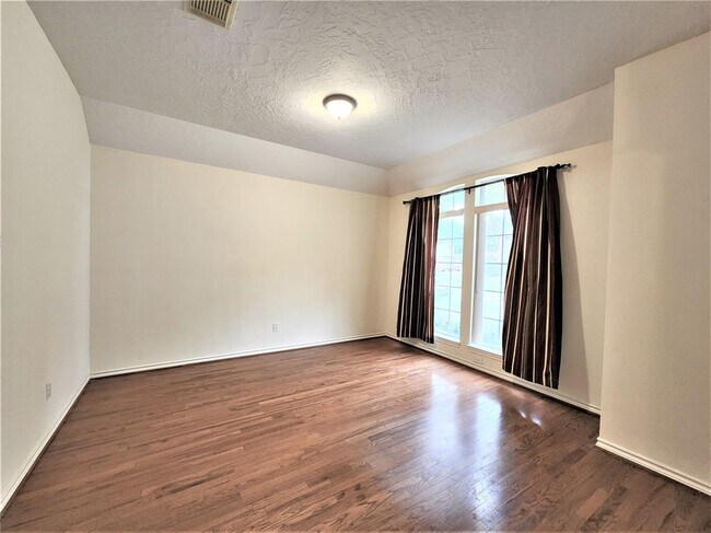 Foto del edificio - 10414 Hondo Hill Rd