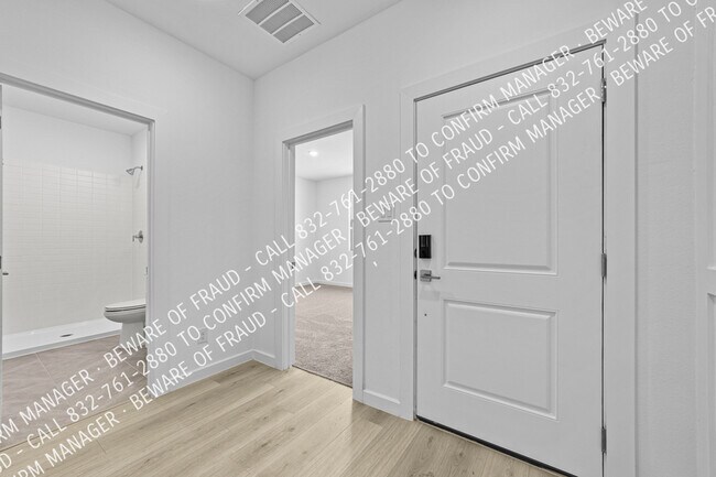 Foto del edificio - 2229 Maple Ridge Dr