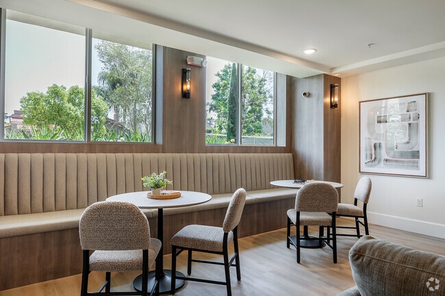 Community Lounge - Paseo Living