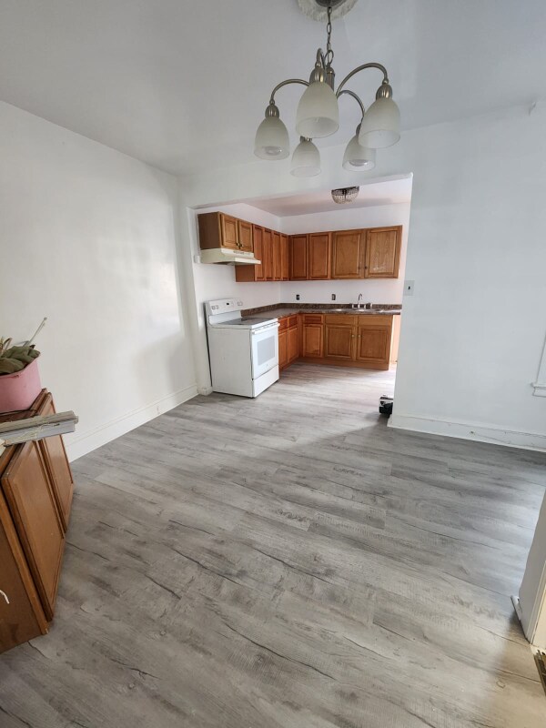 Building Photo - 4552 Hurley St