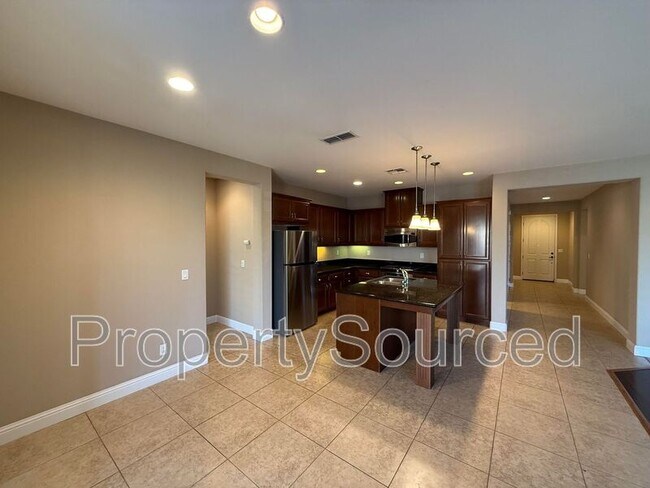 Foto del edificio - 2223 Ravenbrook Ln