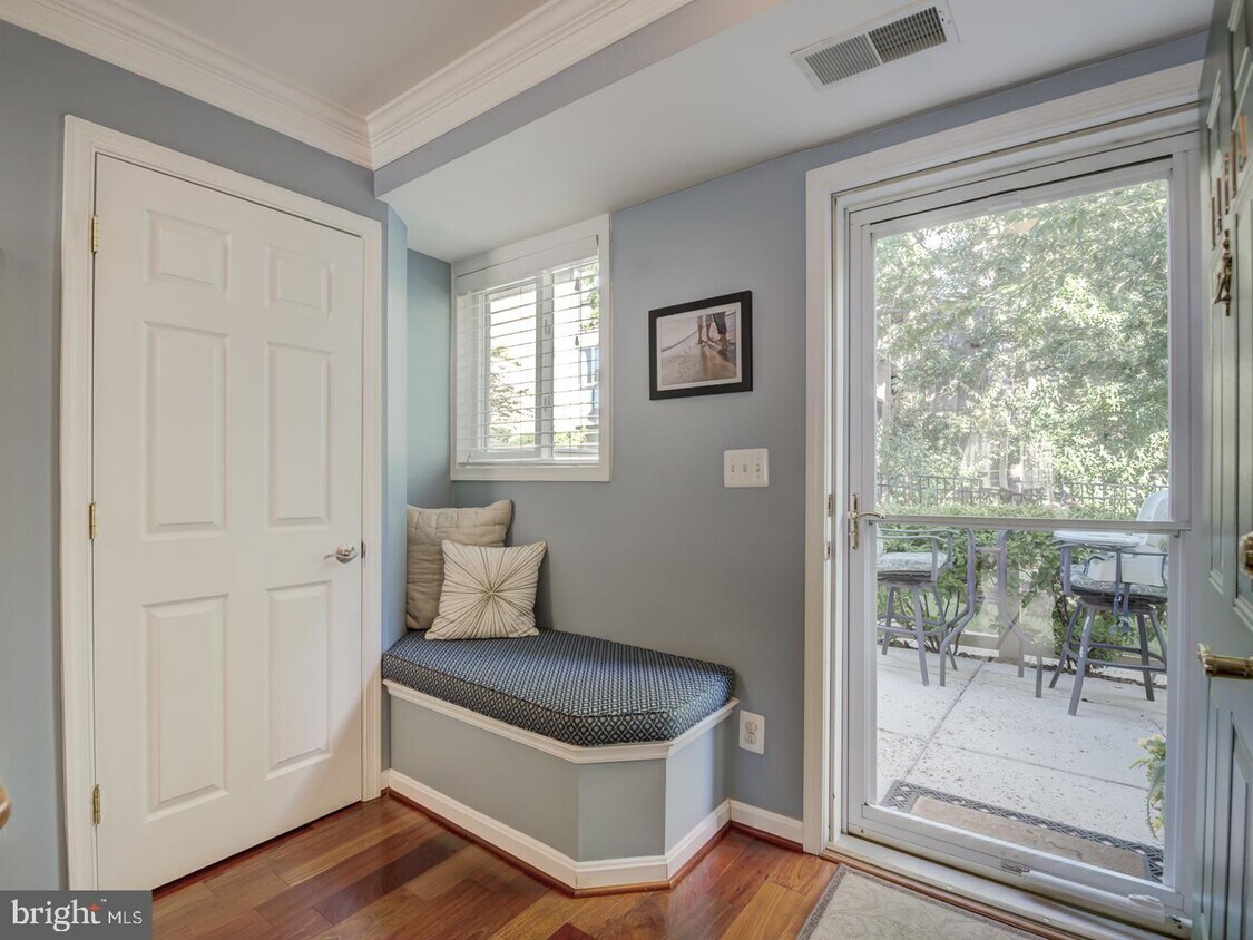 1471A N Van Dorn St, Alexandria, VA 22304 Townhome Rentals in