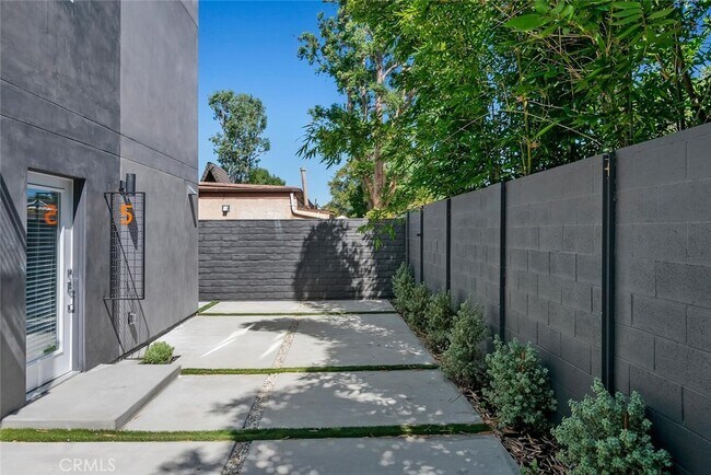 Foto del edificio - 13538 Vanowen St