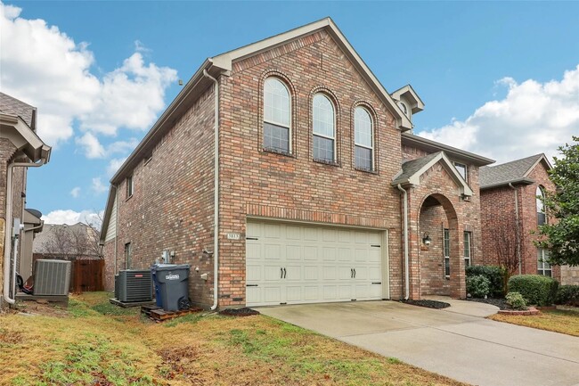 Building Photo - 3813 Edward Dr