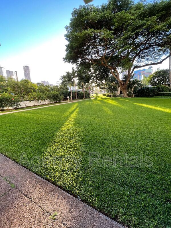 Foto del edificio - 2333 Kapiolani Blvd