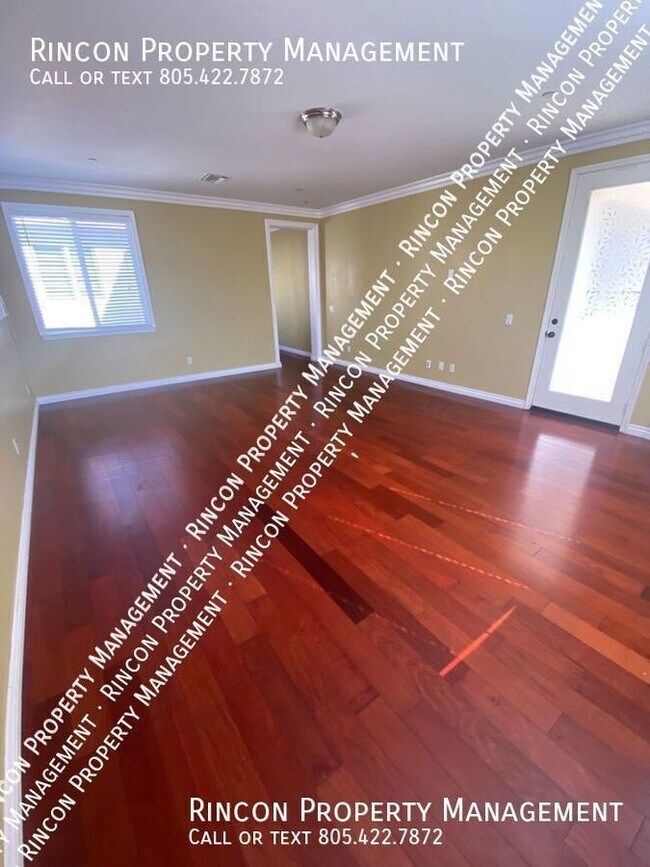 Foto del edificio - Elegant Long Term Large Home Rental - Load...