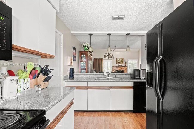 Foto del edificio - 4125 Hanging Moss Ct