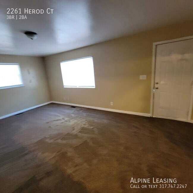 Building Photo - East Warren 3BR/1.5BA House w/Garage!