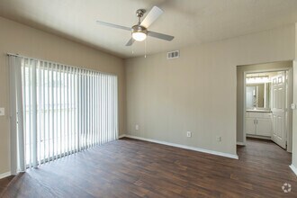 2BR, 2BA - 1129SF -7855 E Fletcher Ave Tampa, FL 33637 - The Preserve At Temple Terrace