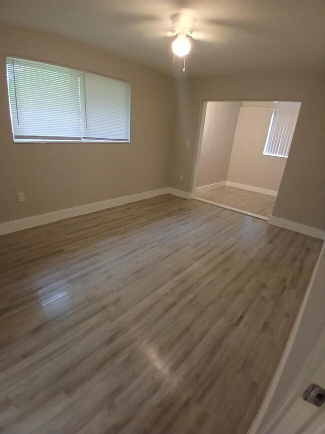 Foto del edificio - 1320 NE 146th St