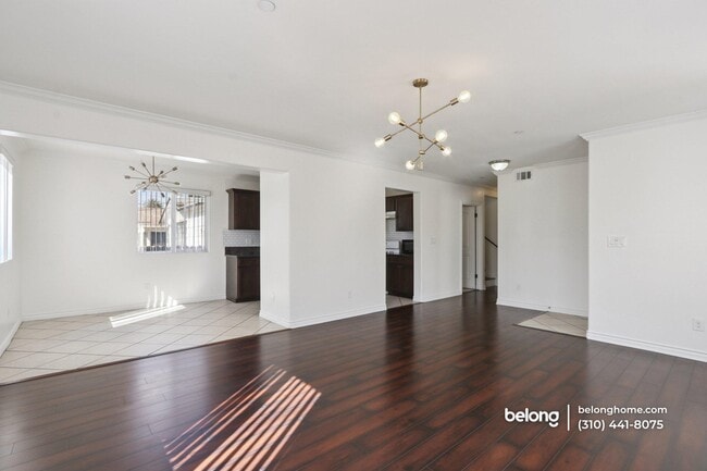 Building Photo - 1616 W 39th Pl