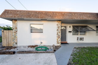 Building Photo - 714 S Arnold Ave