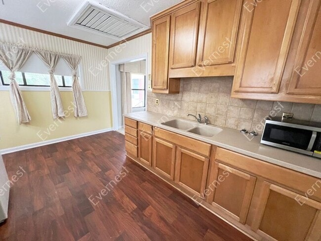 Building Photo - 6700 Westover Dr