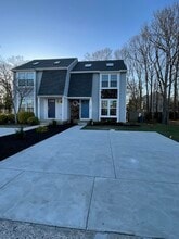 Building Photo - 186 Exton Rd