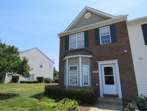 Building Photo - 2828 Gross Ave