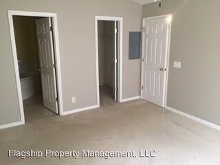 Building Photo - 2217 Locksley Woods Dr