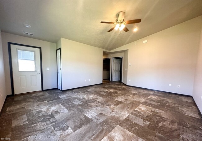 Building Photo - 3 br, 2 bath Townhome - Ivy Town Homes  2 ...