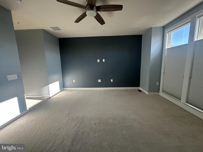 Foto del edificio - 13338 Arrowbrook Centre Dr