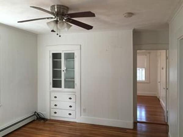 Building Photo - 106 Maple St