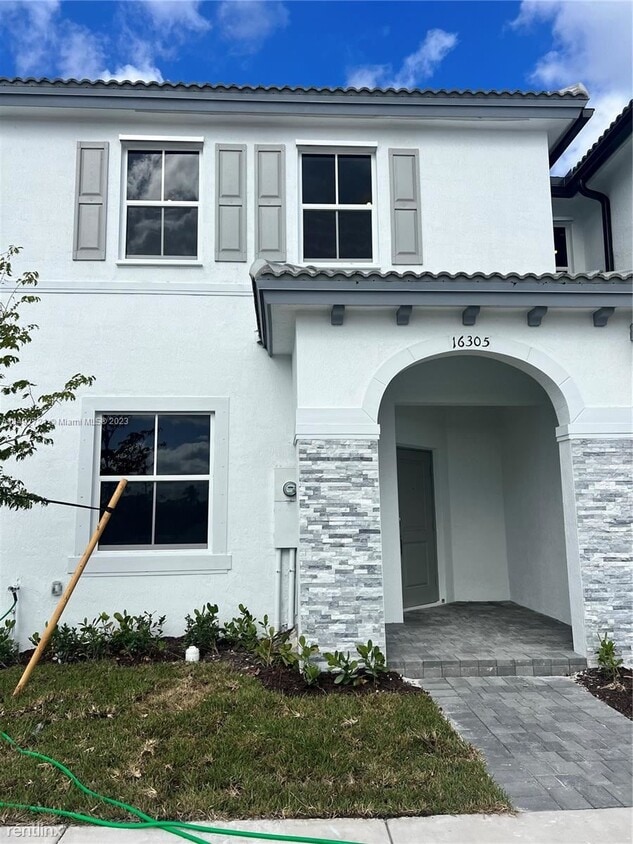 Foto principal - 3 br, 2.5 bath House - 16305 SW 292nd St