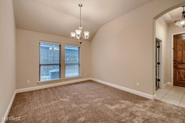 Building Photo - 4 br, 3 bath House - 302 Ovaletta Dr UNIT