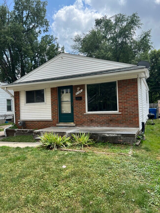 Building Photo - 8144 Orchard Ave