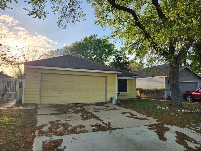 Building Photo - 8714 Kalewood Dr