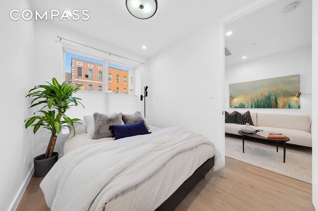 Building Photo - 1390 Putnam Ave