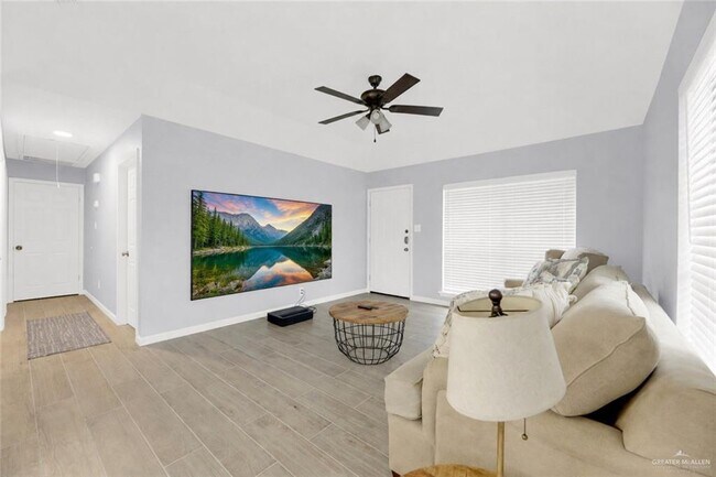 Foto del edificio - 1604 Avocet Ave W