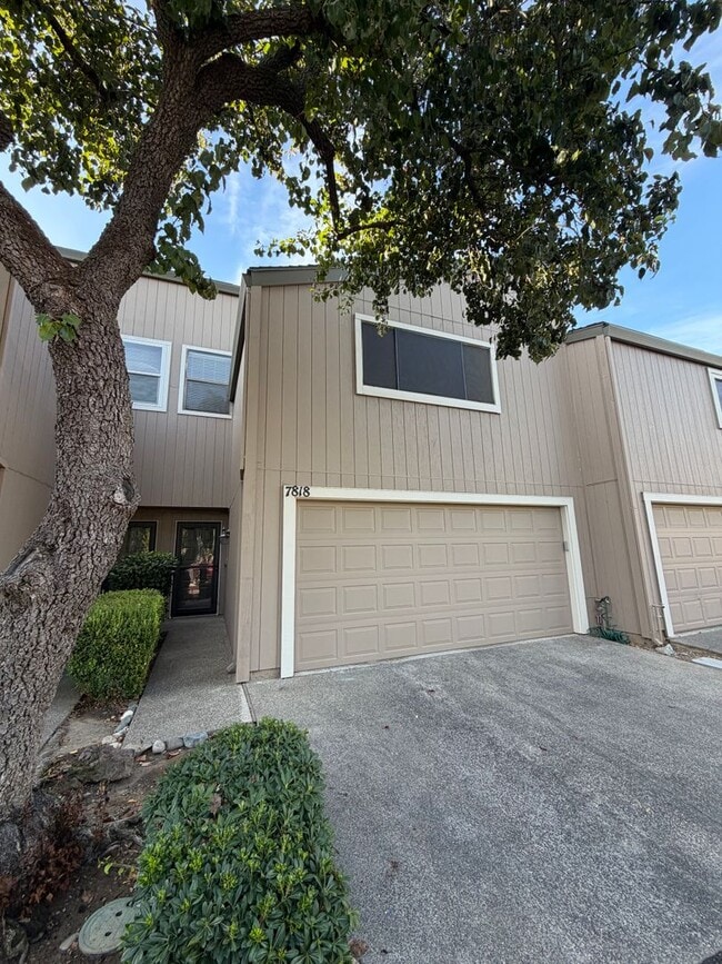 Building Photo - 7818 Hampton Ln