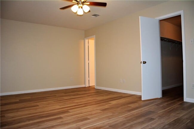 Building Photo - 4616 Woodstock Dr