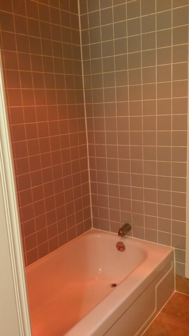 Foto del edificio - 210 Barton Ave