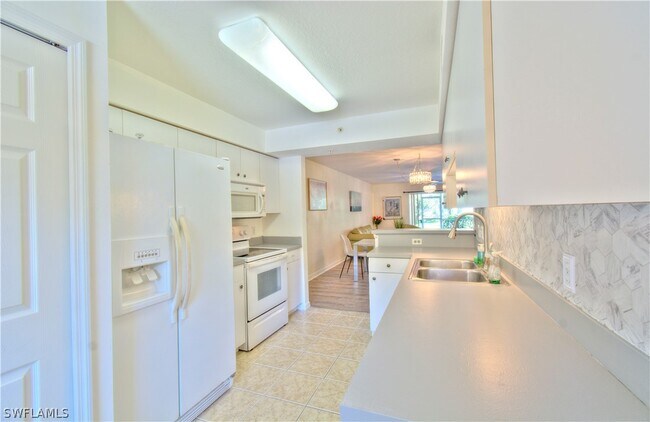 Foto del edificio - 3260 Douglas Dr