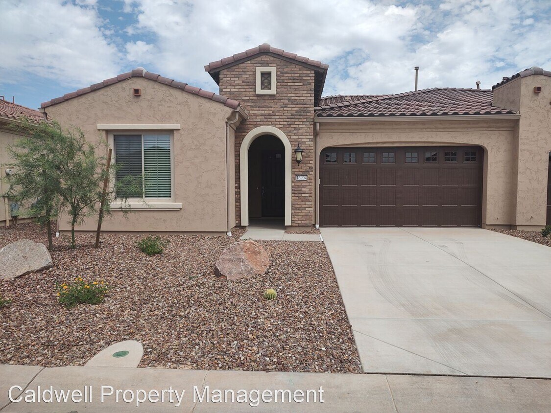 2 br, 2.5 bath House 16904 W. Earll Dr. House Rental in Goodyear
